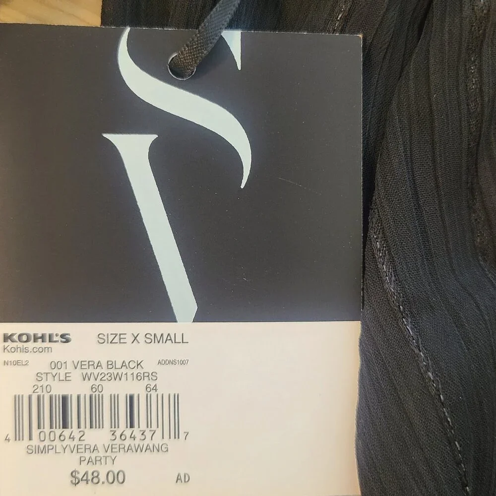 Black long sleeve with a little sparkle - Picture 3 of 3